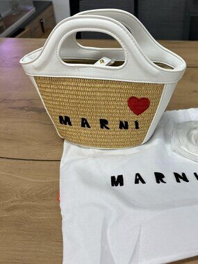 Marni women's straw heart white shoulder bag